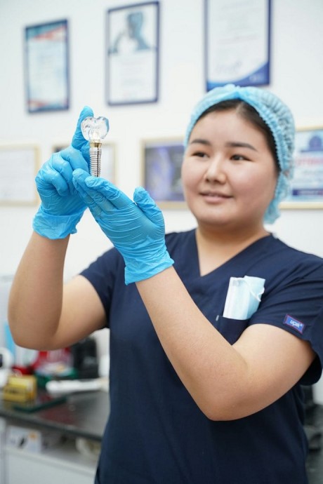 Имплантация зубов